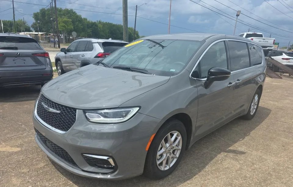 2025 CHRYSLER PACIFICA SELECT 121.6" WB - 1