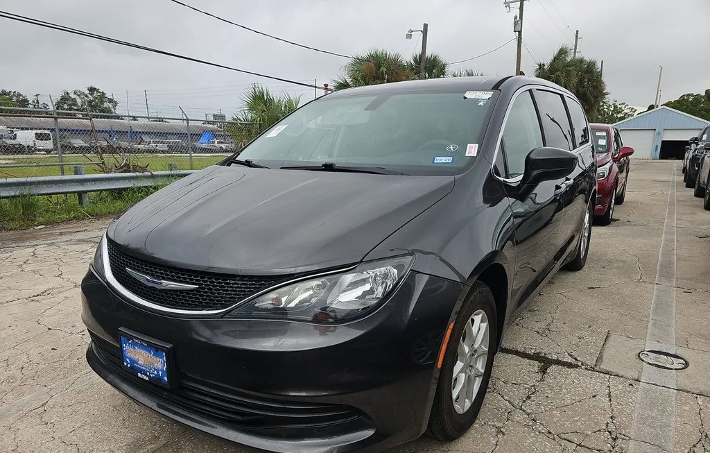 2019 CHRYSLER PACIFICA LX 121.6" WB - 1