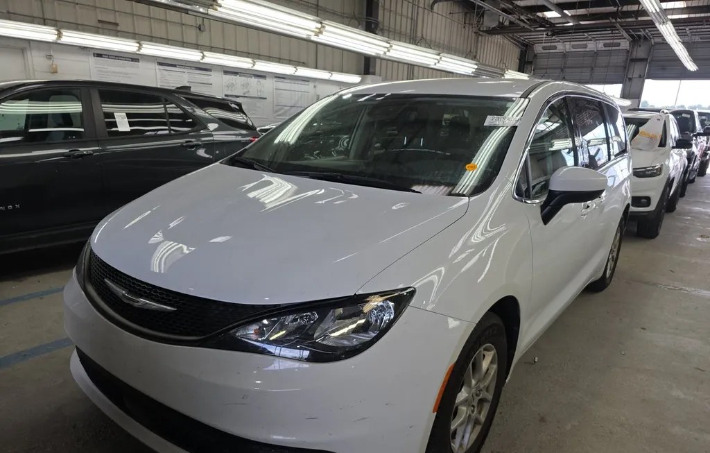 2023 CHRYSLER VOYAGER LX 121.6" WB - 1
