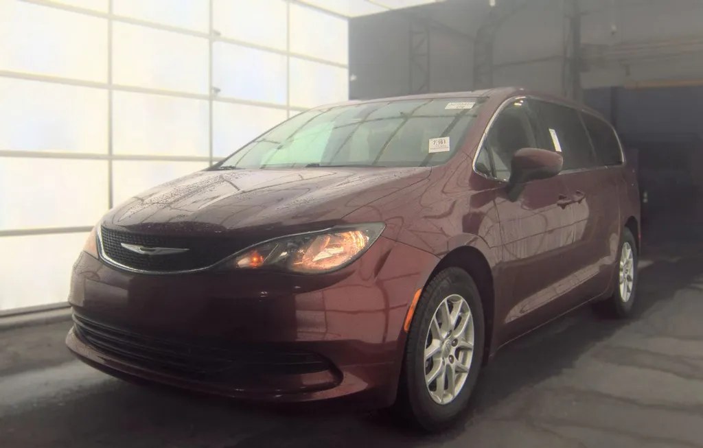 2017 CHRYSLER PACIFICA TOURING 121.6" WB - 1