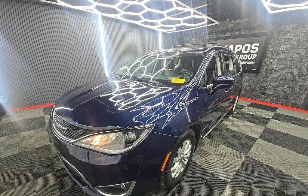 2018 CHRYSLER PACIFICA TOURING L PLUS 121.6" WB - 1