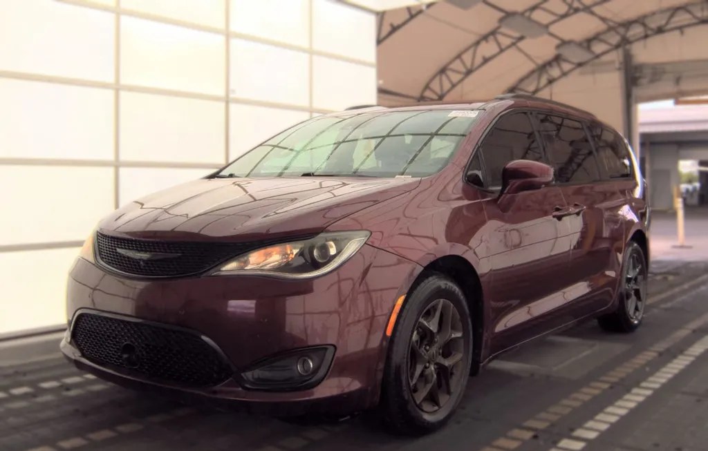 2018 CHRYSLER PACIFICA TOURING L PLUS 121.6" WB - 1