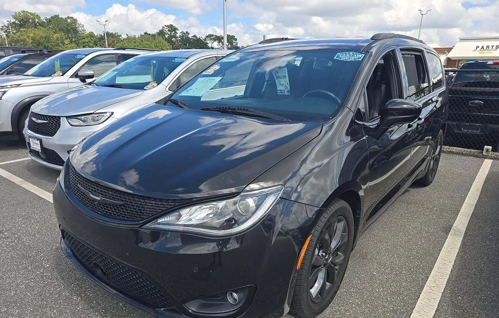 2019 CHRYSLER PACIFICA TOURING L PLUS 121.6" WB - 1