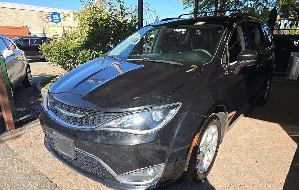 2018 CHRYSLER PACIFICA TOURING PLUS 121.6" WB - 1