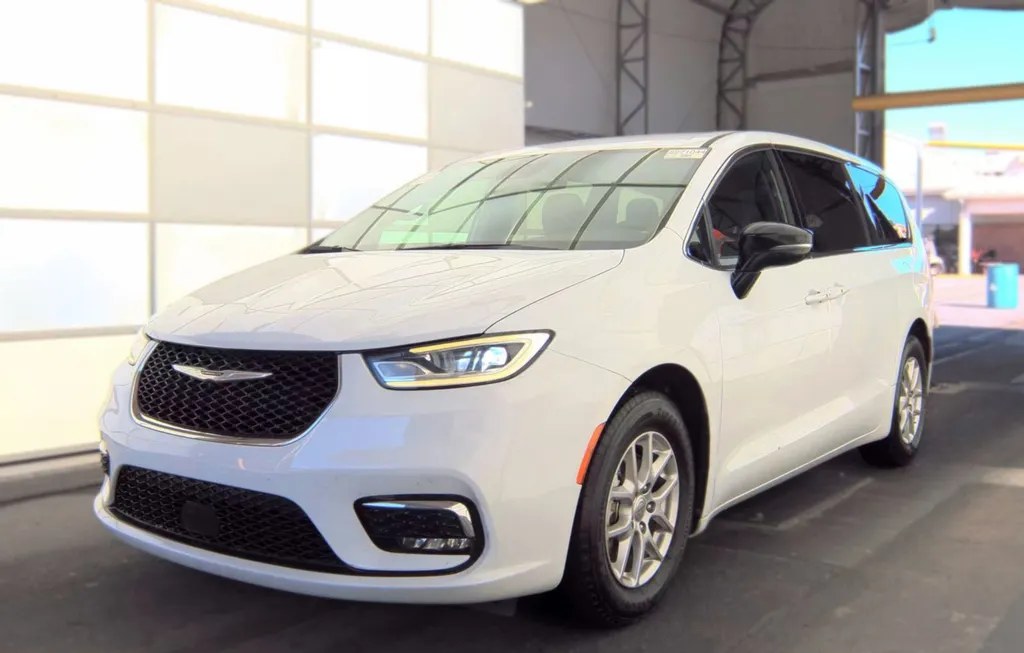 2024 CHRYSLER PACIFICA TOURING 121.6" WB - 1