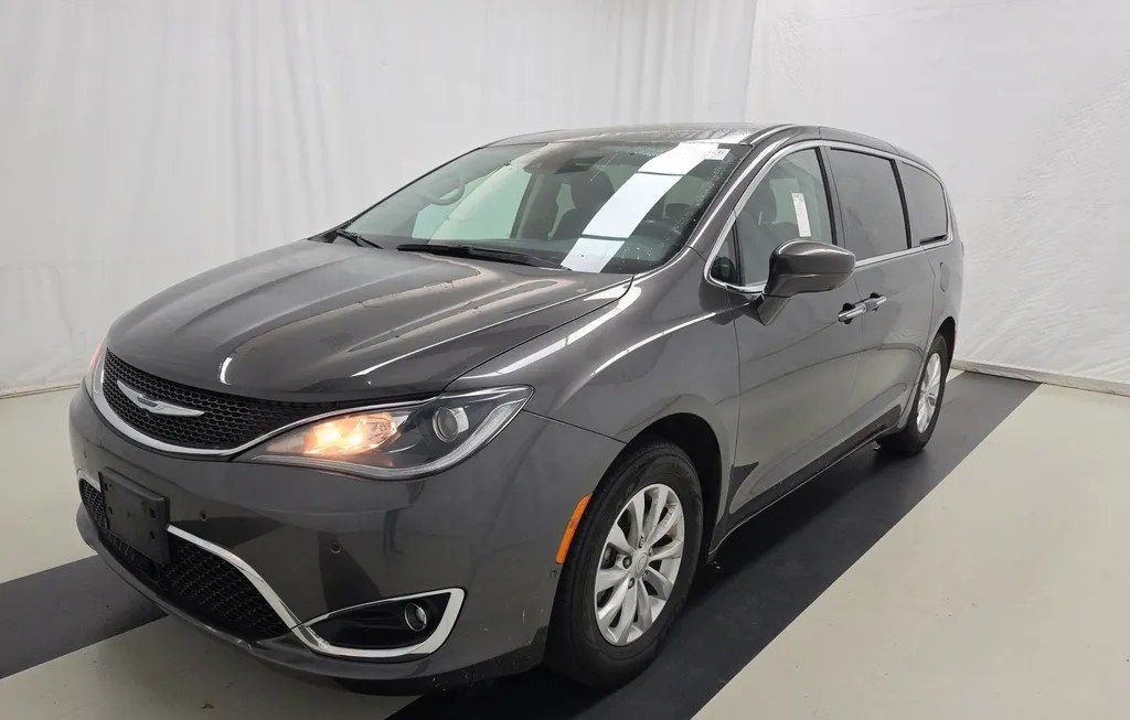 2019 CHRYSLER PACIFICA TOURING PLUS 121.6" WB - 1