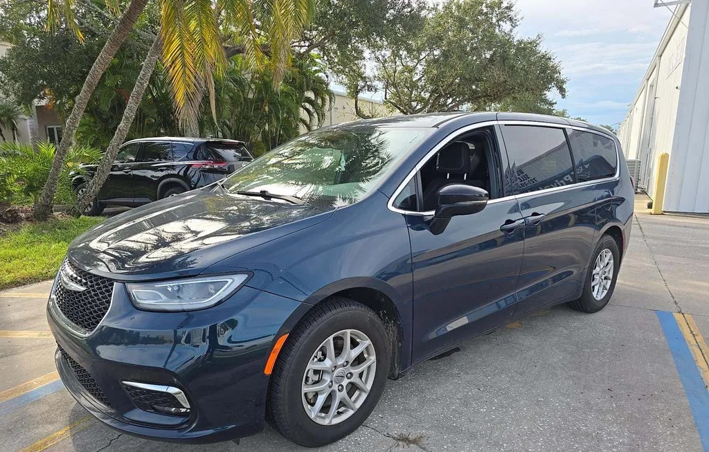 2024 CHRYSLER PACIFICA TOURING 121.6" WB - 1