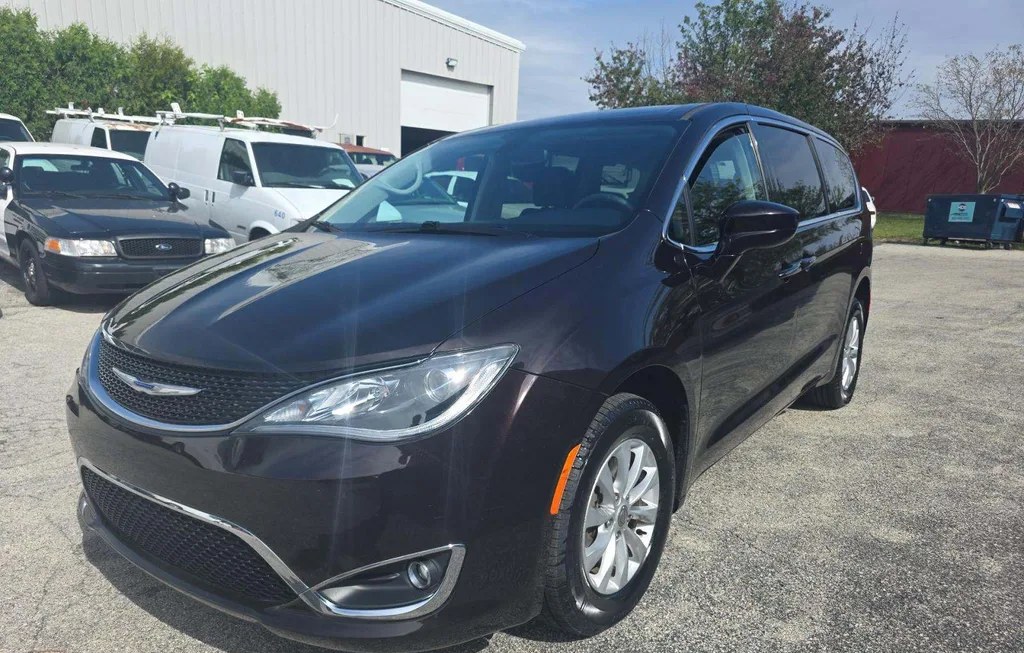 2019 CHRYSLER PACIFICA TOURING PLUS 121.6" WB - 1