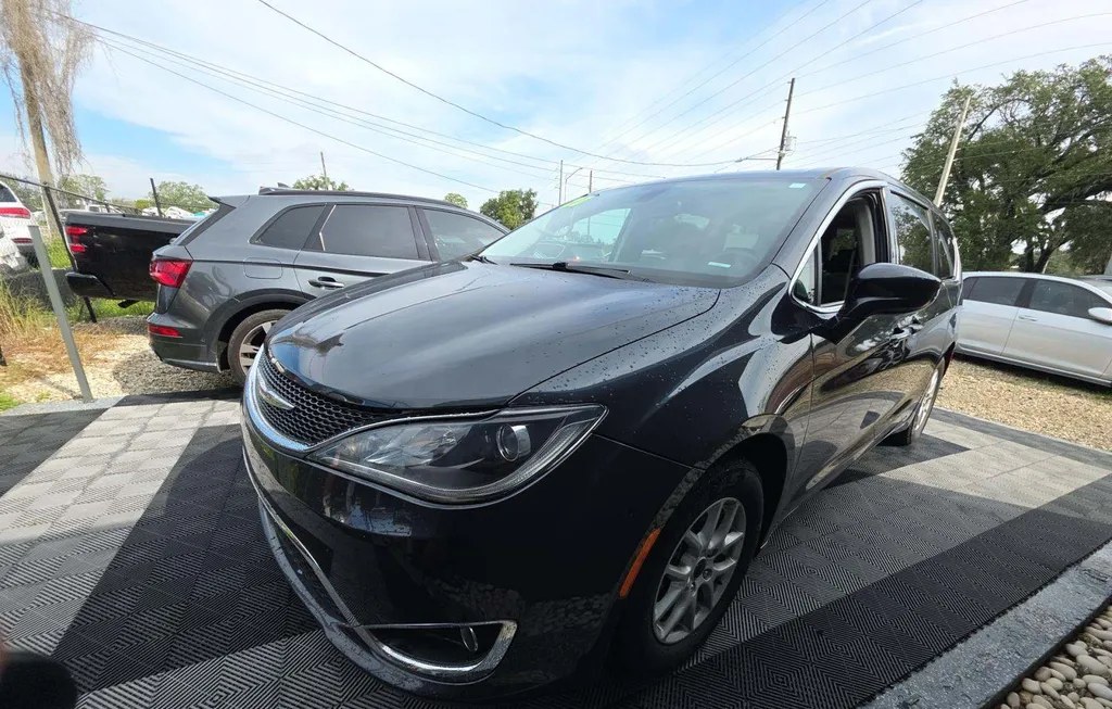 2020 CHRYSLER PACIFICA TOURING 121.6" WB - 1