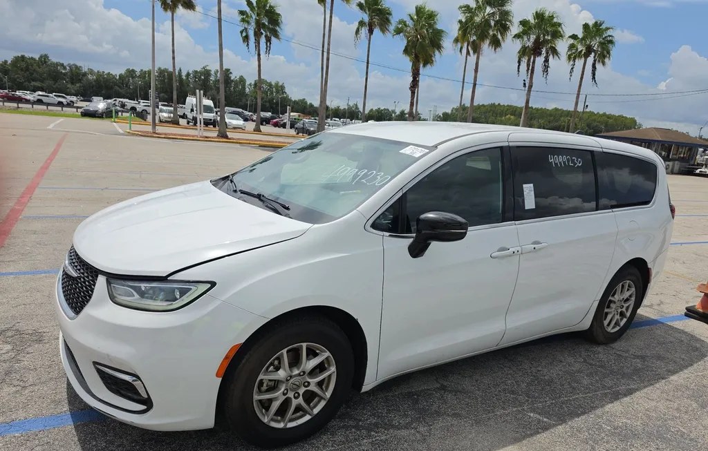 2024 CHRYSLER PACIFICA TOURING 121.6" WB - 1