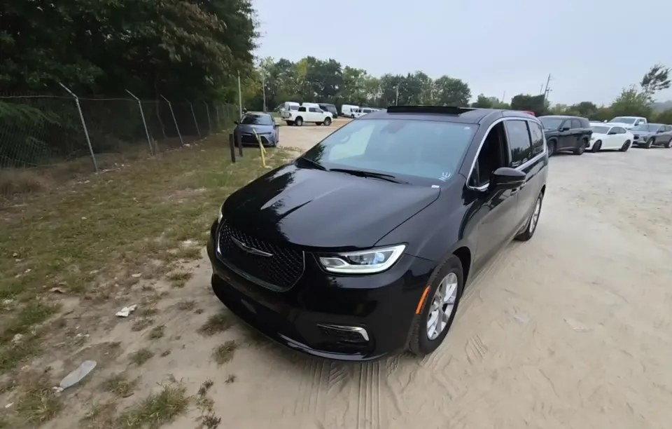 2026 CHRYSLER PACIFICA LIMITED 121.6" WB - 1