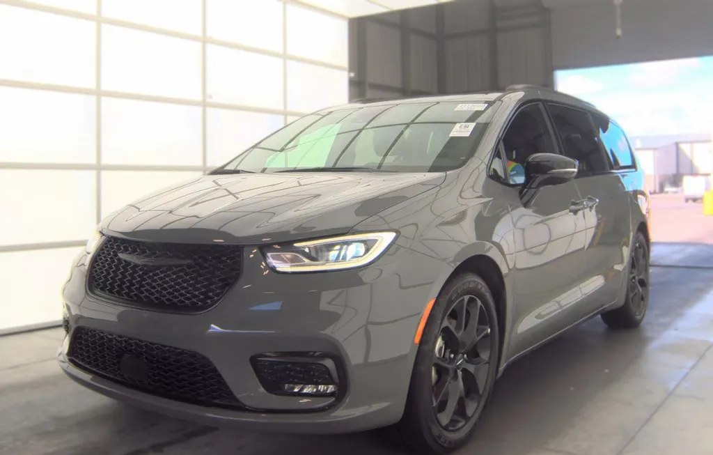 2025 CHRYSLER PACIFICA LIMITED 121.6" WB - 1