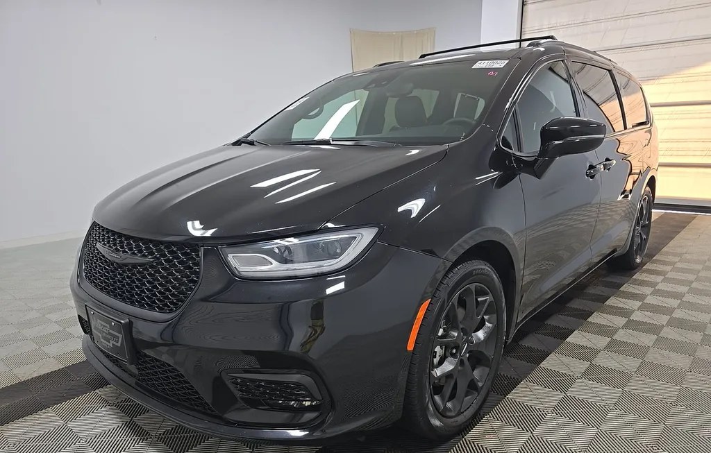 2025 CHRYSLER PACIFICA LIMITED 121.6" WB - 1