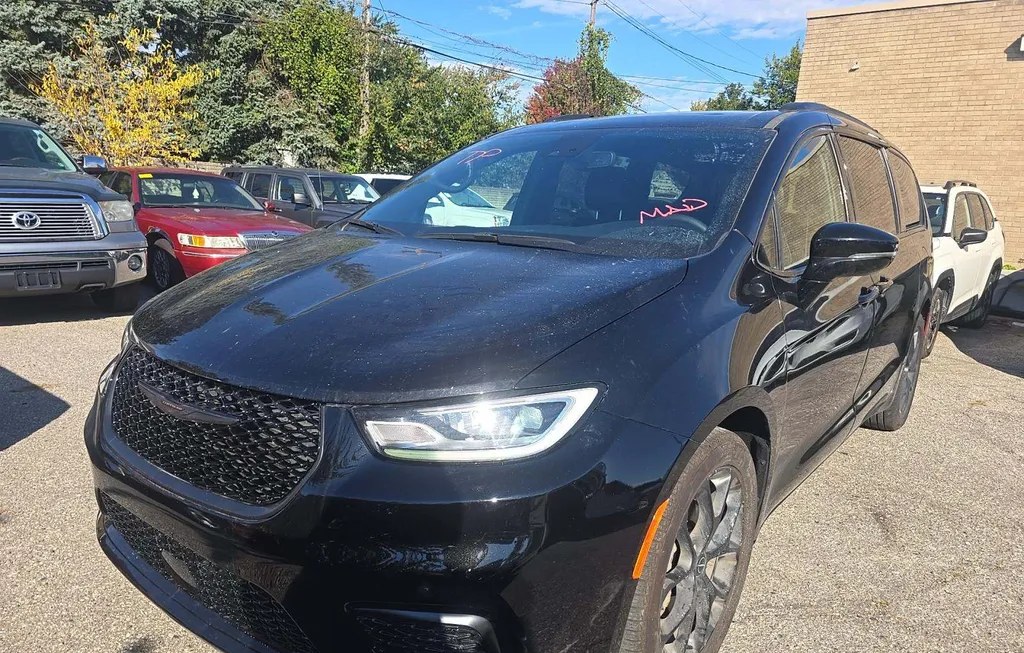 2025 CHRYSLER PACIFICA LIMITED 121.6" WB - 1