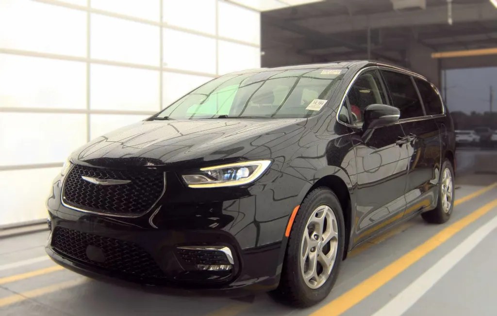 2024 CHRYSLER PACIFICA LIMITED 121.6" WB - 1