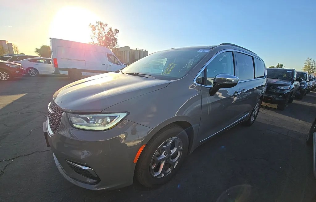 2023 CHRYSLER PACIFICA LIMITED 121.6" WB - 1