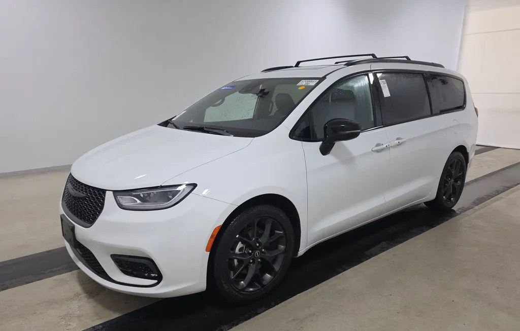 2025 CHRYSLER PACIFICA LIMITED 121.6" WB - 1