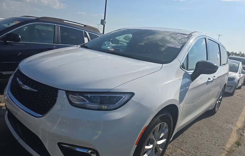 2026 CHRYSLER PACIFICA LIMITED 121.6" WB - 1