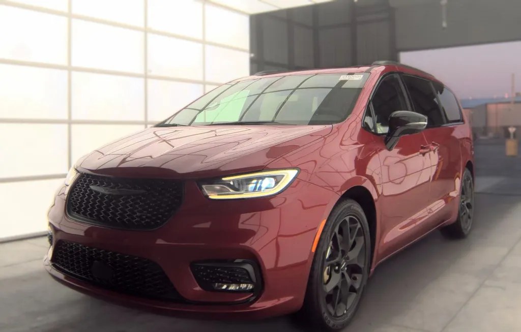 2025 CHRYSLER PACIFICA LIMITED 121.6" WB - 1