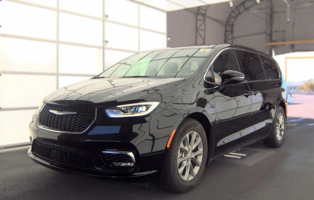 2026 CHRYSLER PACIFICA LIMITED - 1