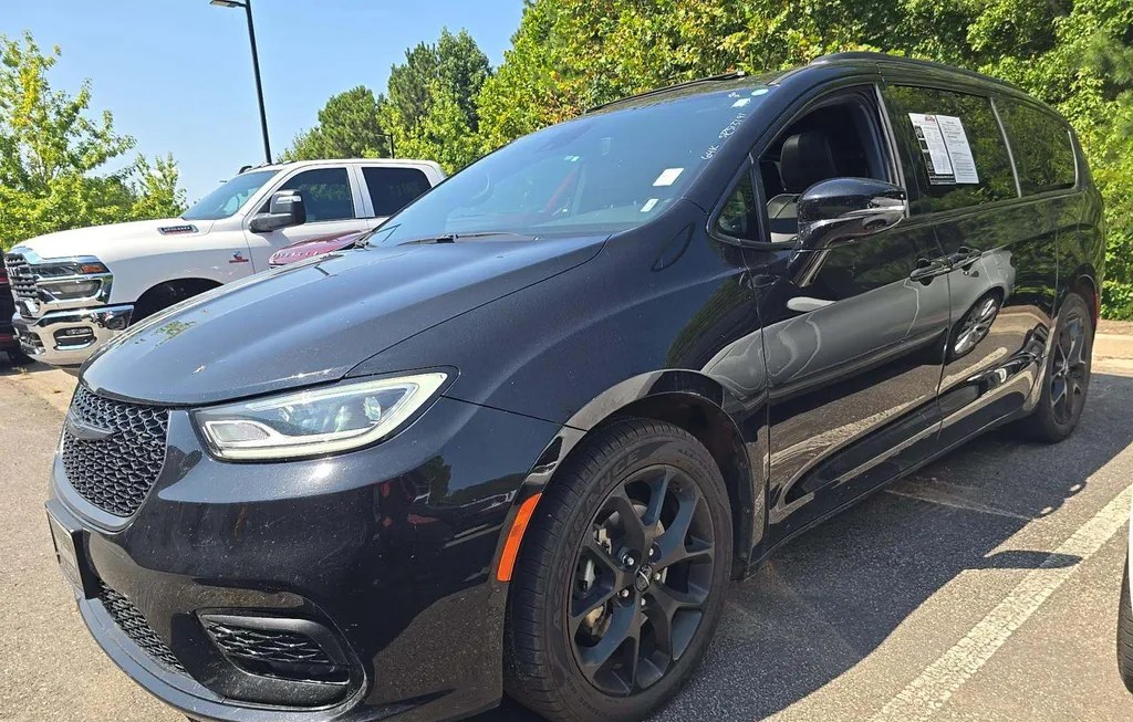 2025 CHRYSLER PACIFICA LIMITED 121.6" WB - 1