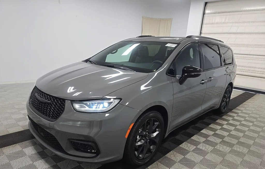 2025 CHRYSLER PACIFICA LIMITED 121.6" WB - 1