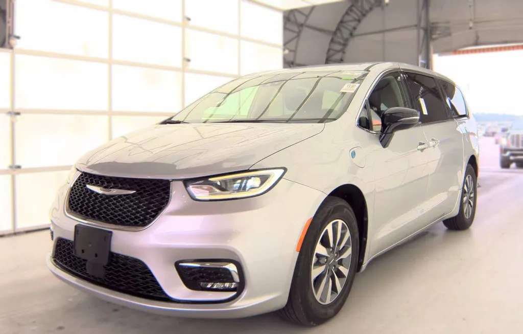 2024 CHRYSLER PACIFICA HYBRID SELECT 121.6" WB - 1