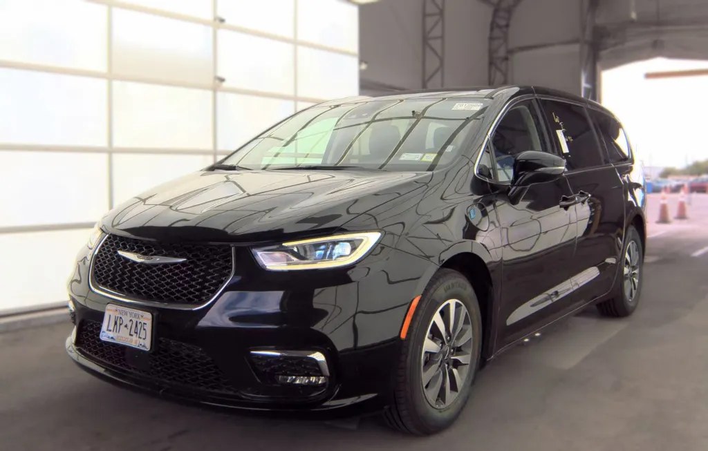 2024 CHRYSLER PACIFICA HYBRID SELECT 121.6" WB - 1