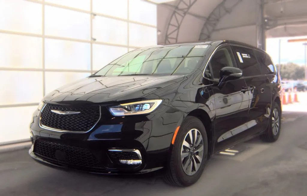 2024 CHRYSLER PACIFICA HYBRID SELECT 121.6" WB - 1