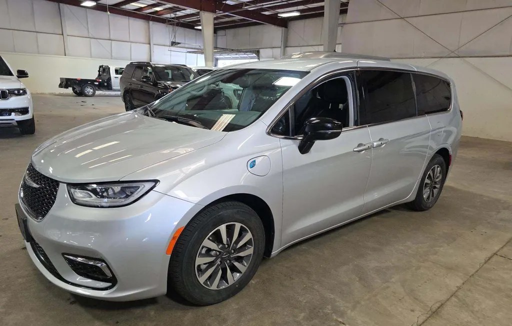 2024 CHRYSLER PACIFICA HYBRID SELECT 121.6" WB - 1