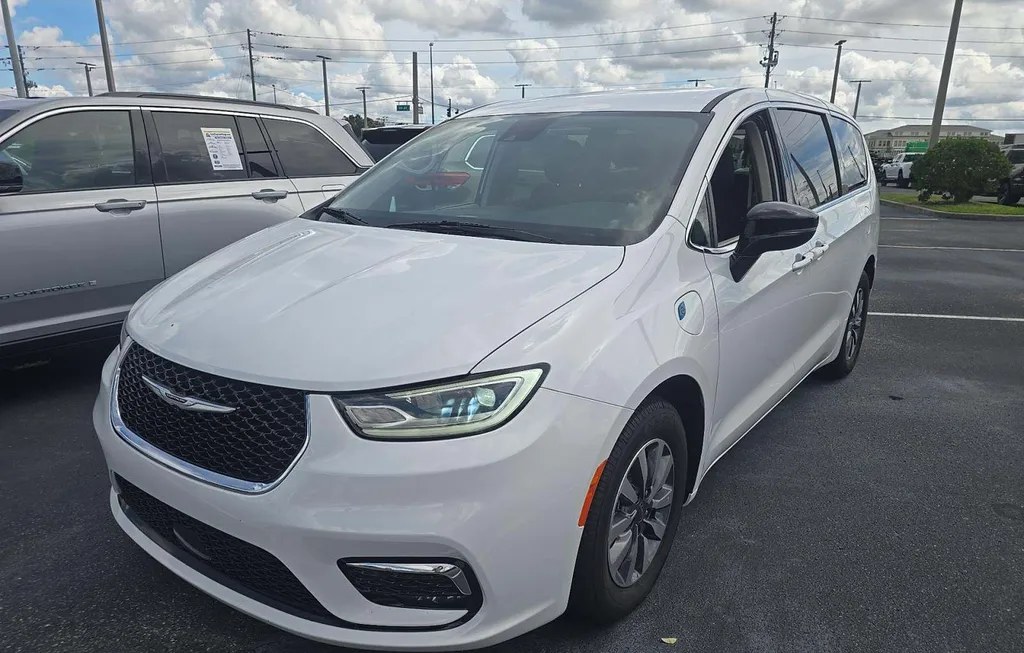 2024 CHRYSLER PACIFICA HYBRID SELECT 121.6" WB - 1