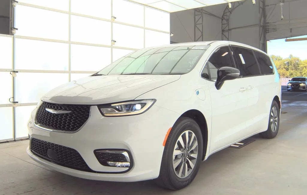 2024 CHRYSLER PACIFICA HYBRID SELECT 121.6" WB - 1