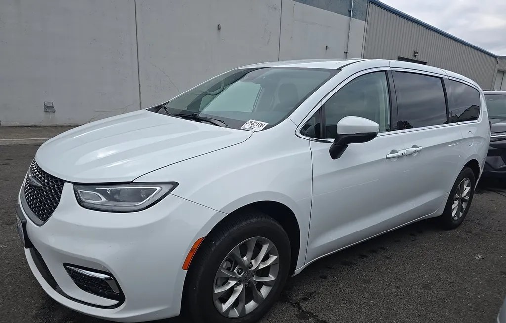 2023 CHRYSLER PACIFICA TOURING L 121.6" WB - 1