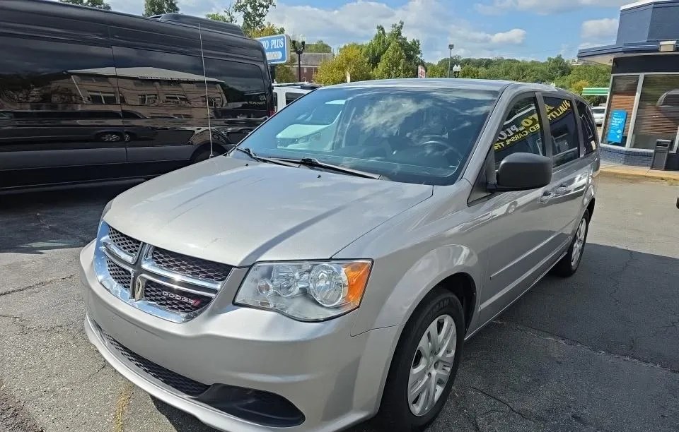 2017 DODGE GRAND CARAVAN SE 121.2" WB - 1