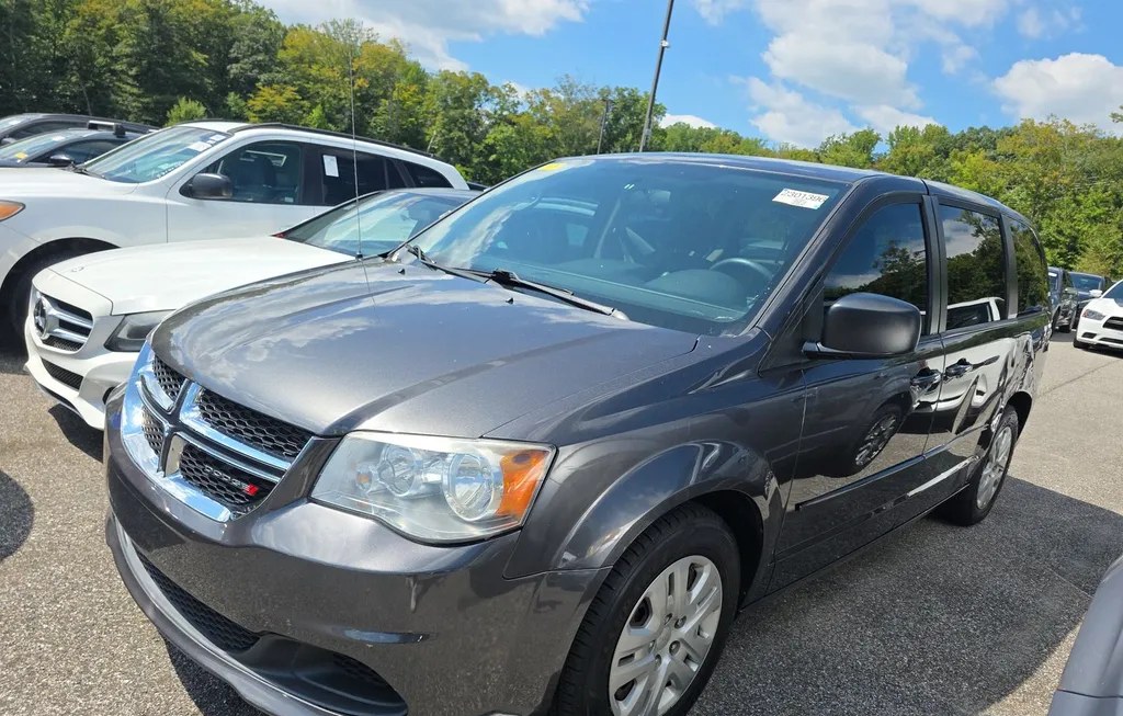 2017 DODGE GRAND CARAVAN SE 121.2" WB - 1