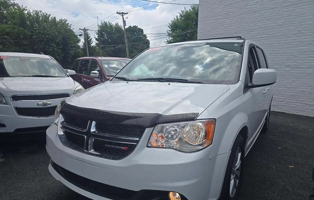 2019 DODGE GRAND CARAVAN SXT 121.2" WB - 1