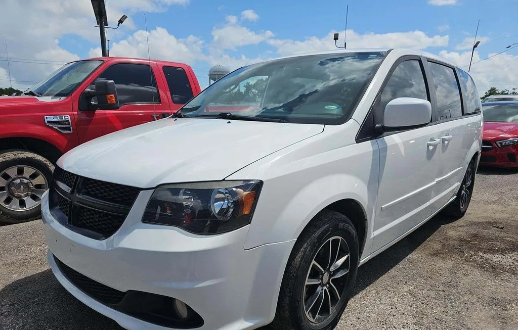 2017 DODGE GRAND CARAVAN SXT 121.2" WB - 1
