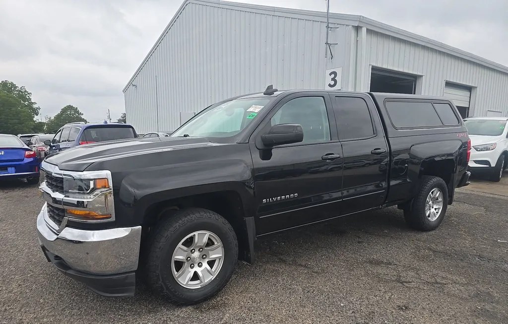 2019 CHEVROLET SILVERADO 1500 LD LT EXTENDED CAB MEDIUM BED 1LT - 1