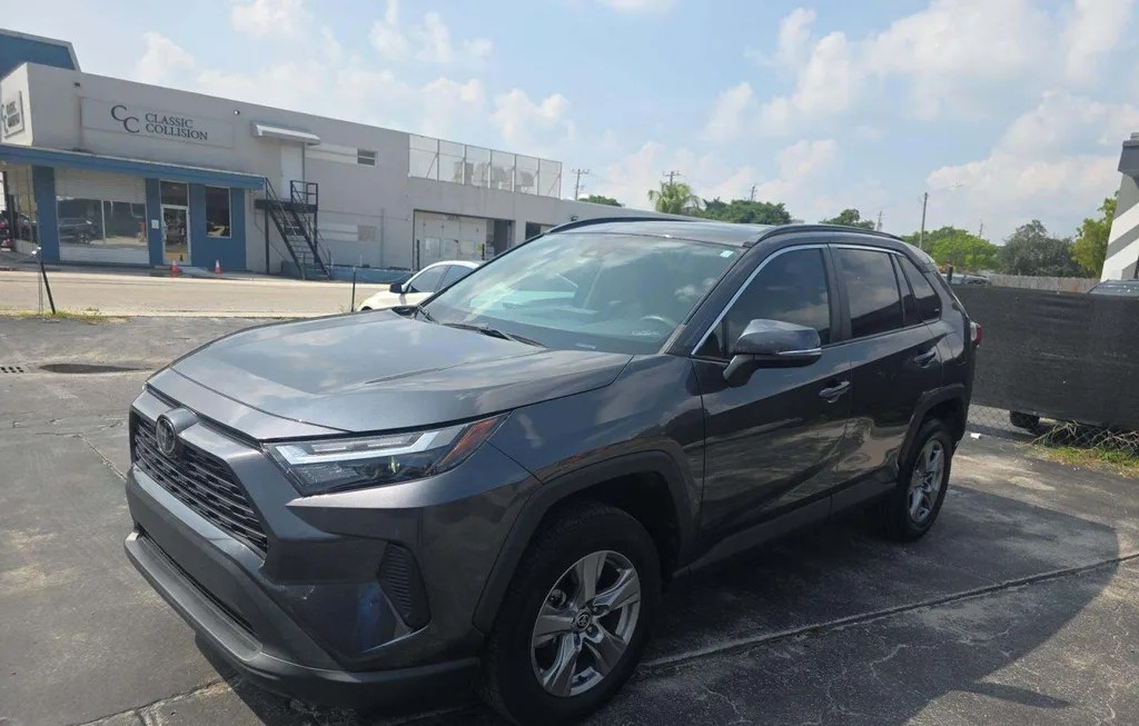 2023 TOYOTA RAV4 XLE - 1