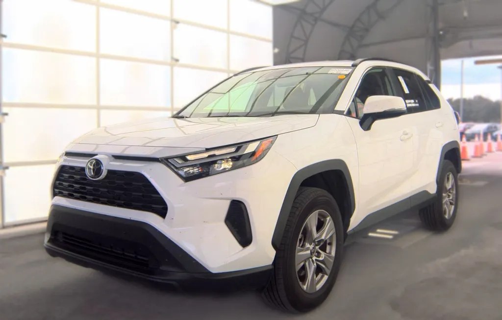 2025 TOYOTA RAV4 XLE - 1