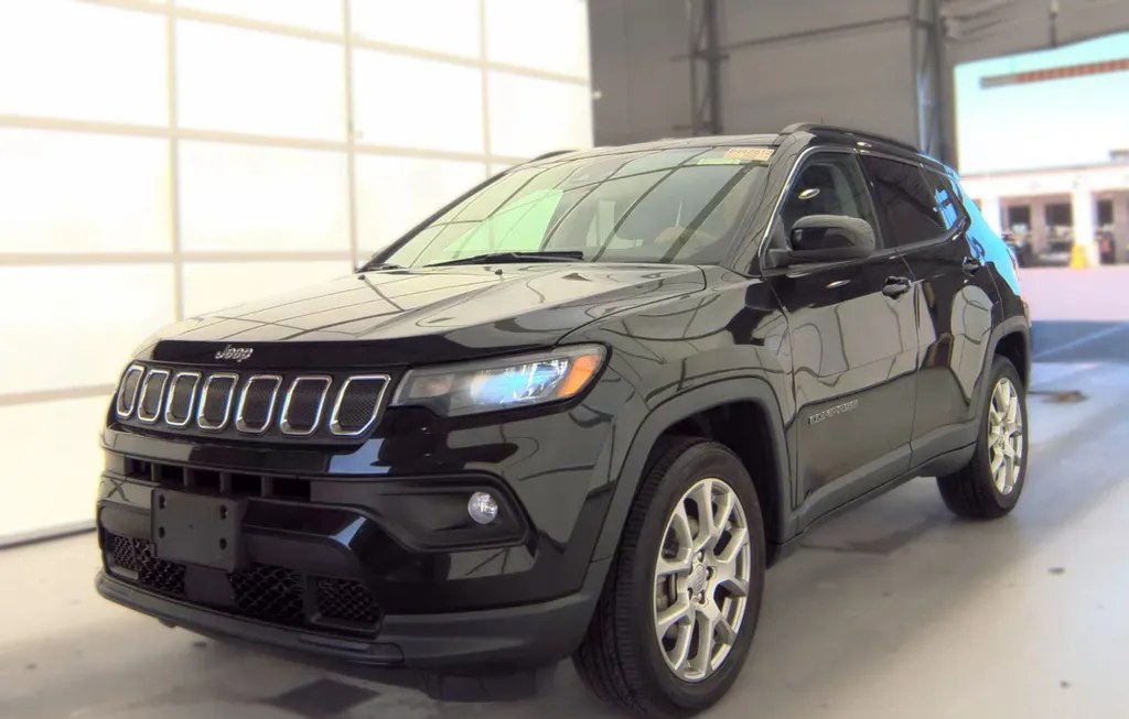 2022 JEEP COMPASS LATITUDE LUX - 1