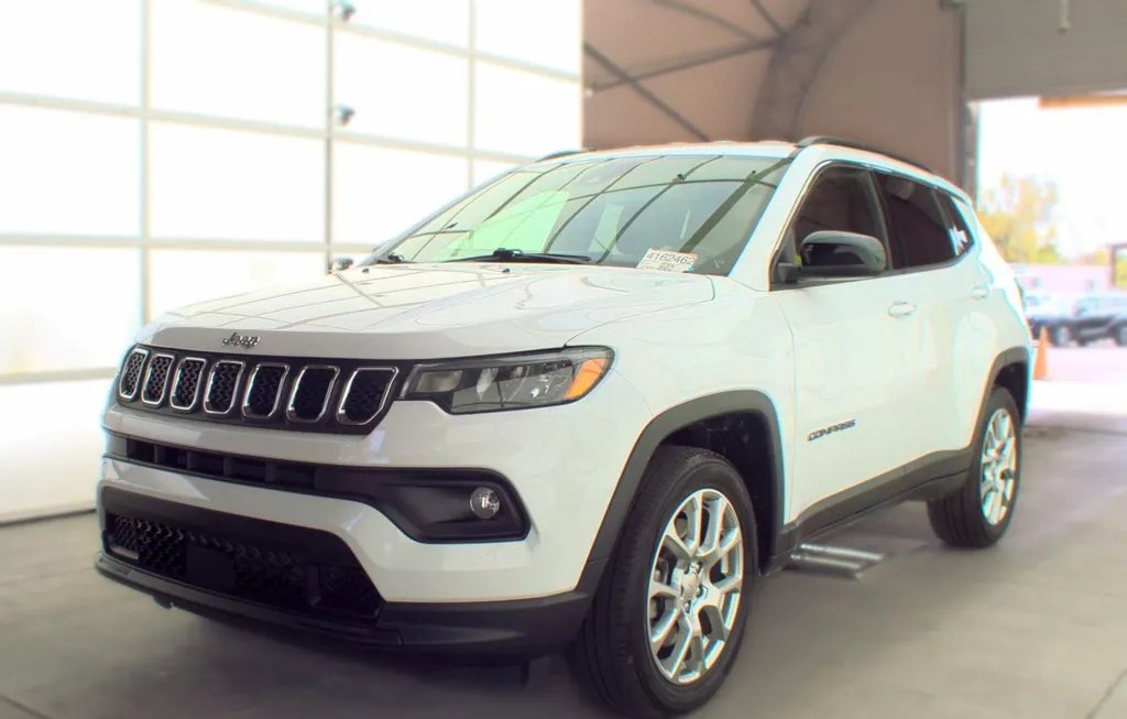 2023 JEEP COMPASS LATITUDE LUX - 1