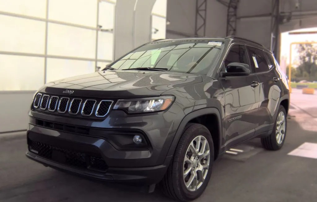 2023 JEEP COMPASS LATITUDE LUX - 1