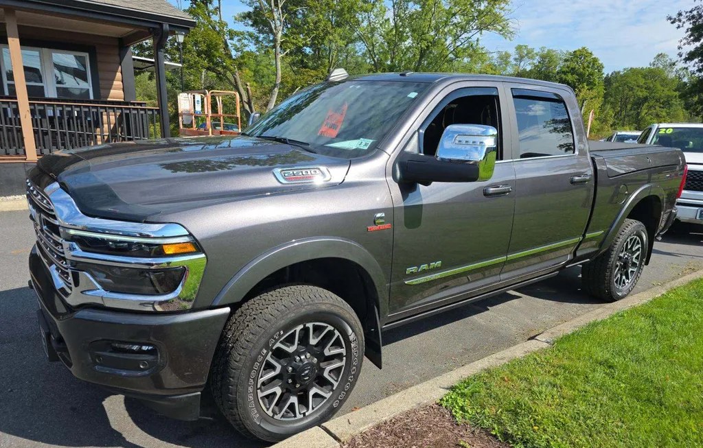2025 RAM 2500 LIMITED CREW CAB MEDIUM BED - 1