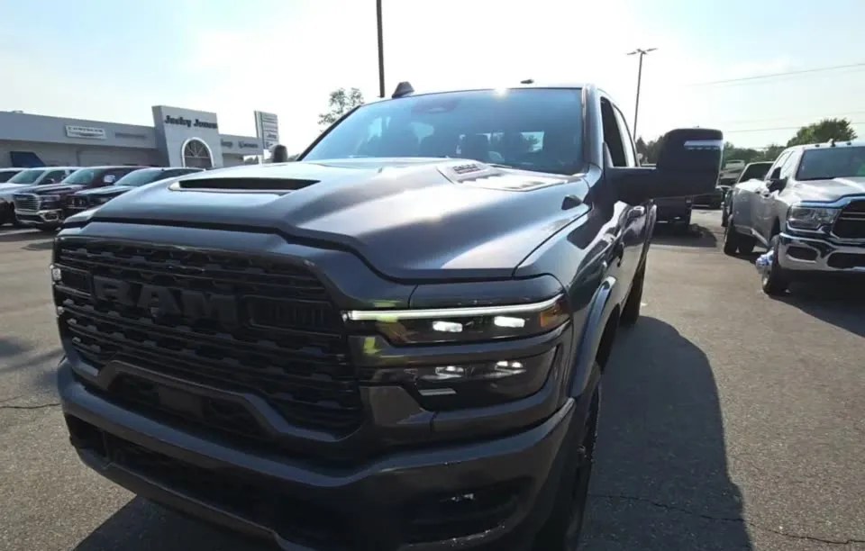 2025 RAM 2500 LIMITED CREW CAB MEDIUM BED - 1