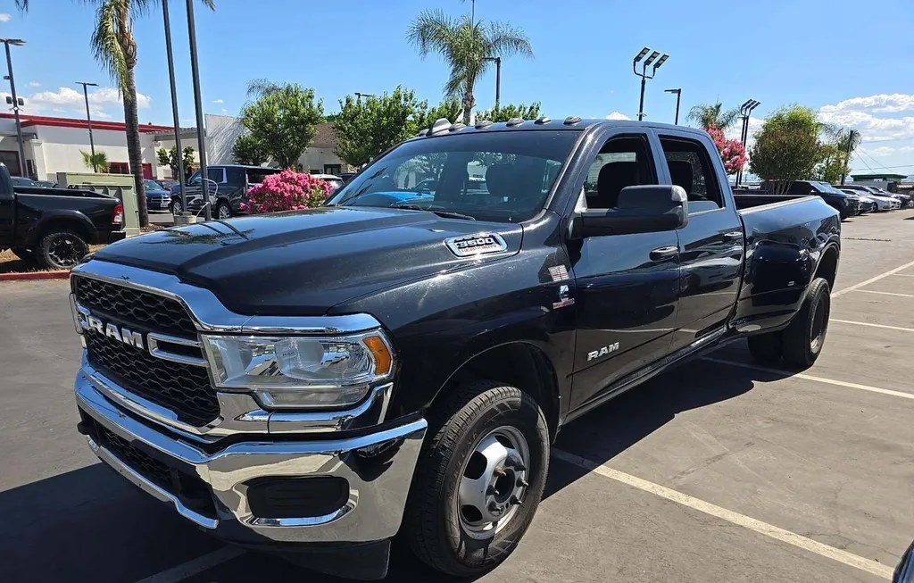 2022 RAM 3500 TRADESMAN CREW CAB LONG BED DRW - 1