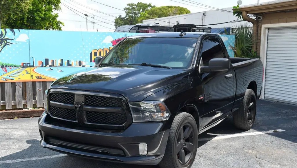 2019 RAM 1500 CLASSIC EXPRESS REGULAR CAB MEDIUM BED - 1