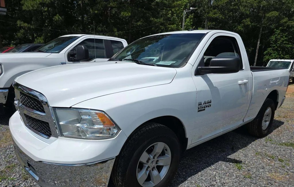 2019 RAM 1500 CLASSIC SLT REGULAR CAB MEDIUM BED - 1