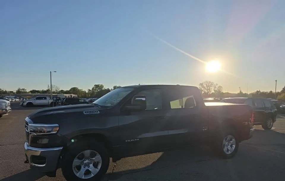 2025 RAM 1500 TRADESMAN CREW CAB SHORT BED - 1