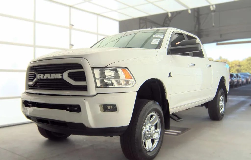 2017 RAM 2500 SLT CREW CAB MEDIUM BED - 1